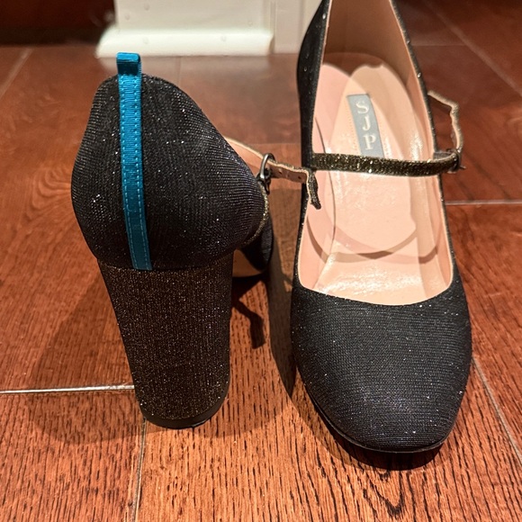 Women's Black Mary Jane Heels - Picture 2 of 4